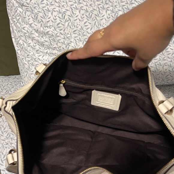 Coach Satchel/Tote - Picture 5 of 6